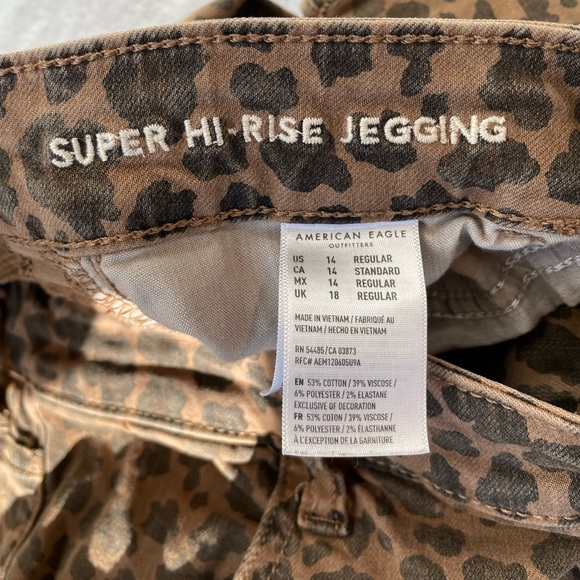 American Eagle Super Hi Rise Jegging Animal Print - Picture 5 of 9